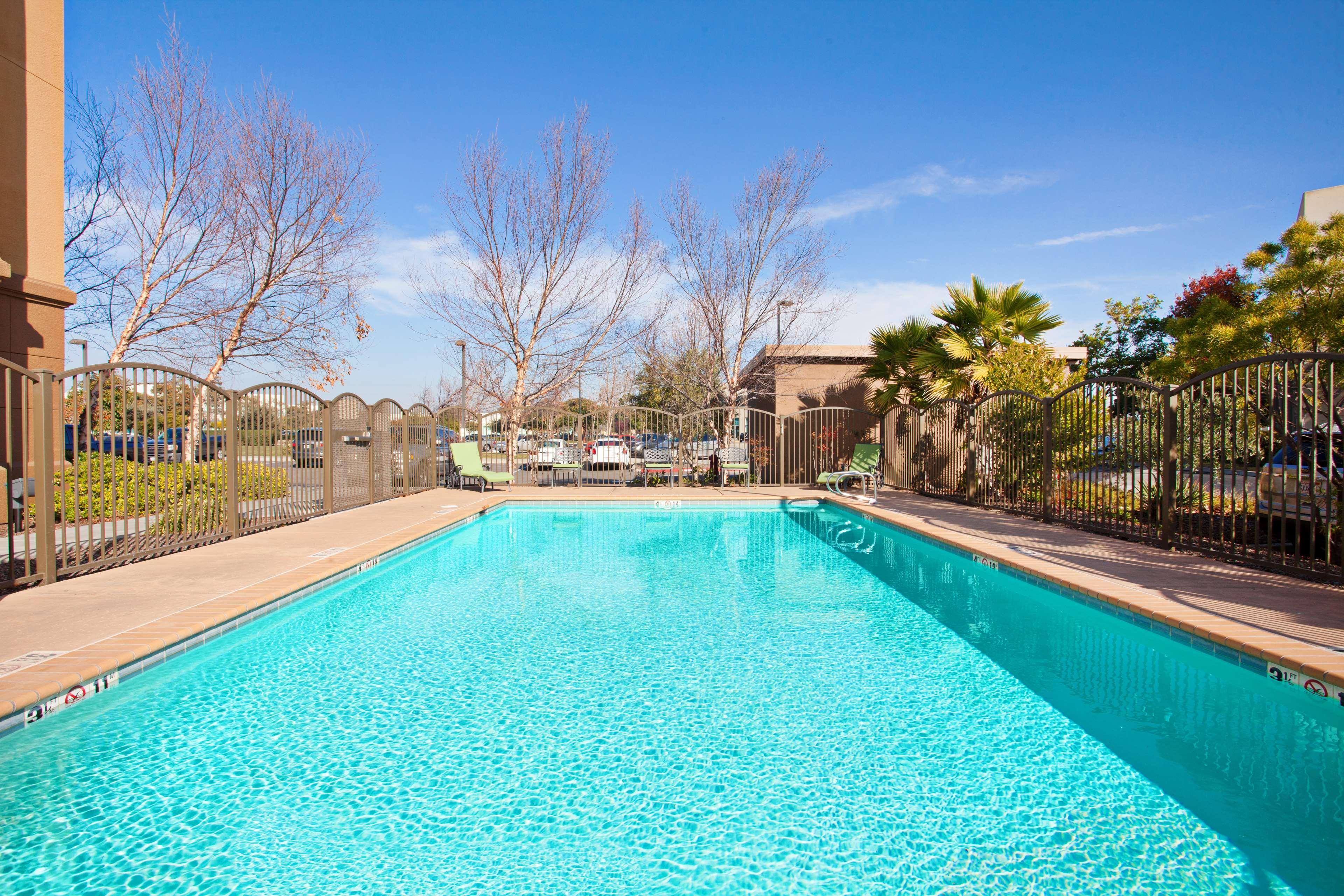 Hampton Inn & Suites Oakland Airport-Alameda Εξωτερικό φωτογραφία